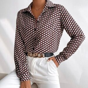 New | Print Button Down Collared Shirt Blouse w/ Curved Hem | Size Large (8/10)